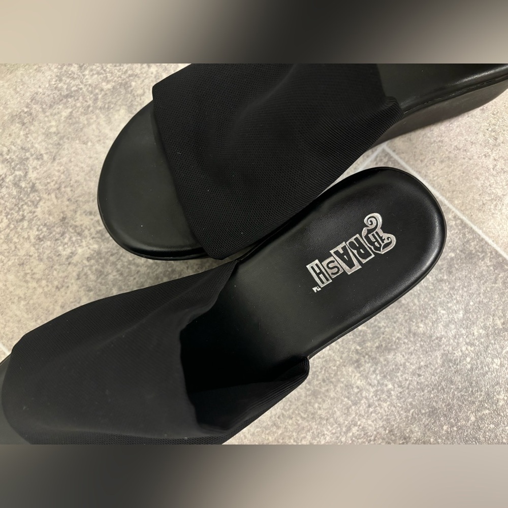 Brash size 7 black platform sandals